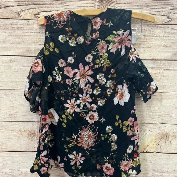 🔥 H&M blouse 8 - Picture 2 of 3